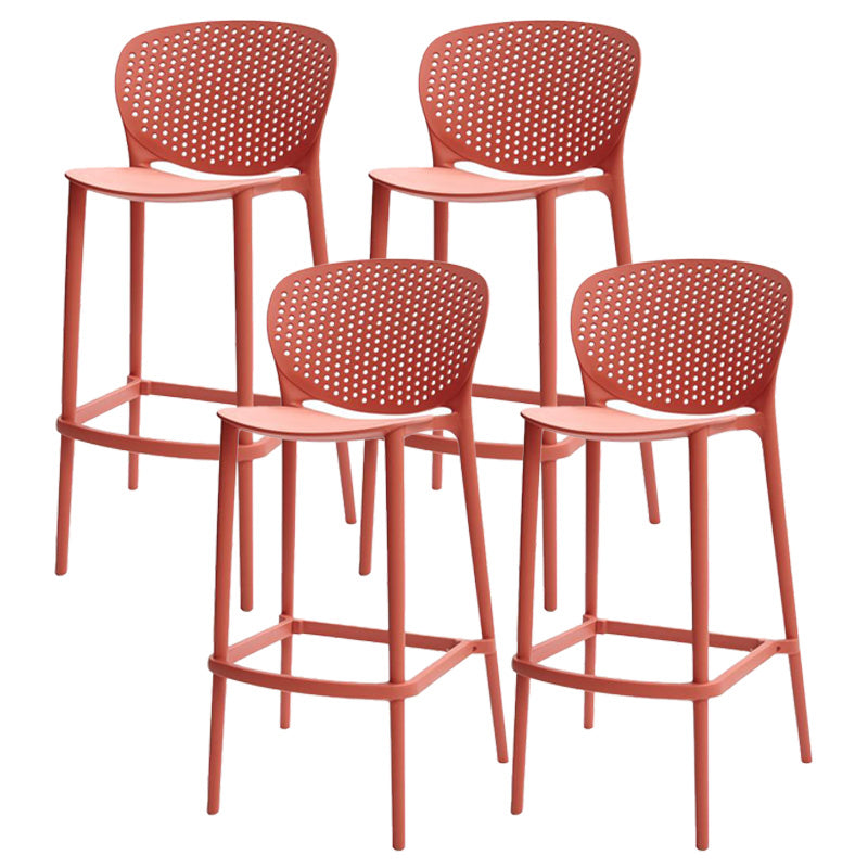 Moderno sgabello da bar in plastica da banco di backnatless.
