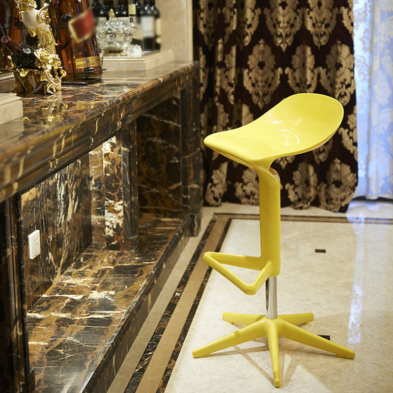 Taburete de bar de plástico moderno para sala de estar, taburete de bar Macron giratorio con respaldo