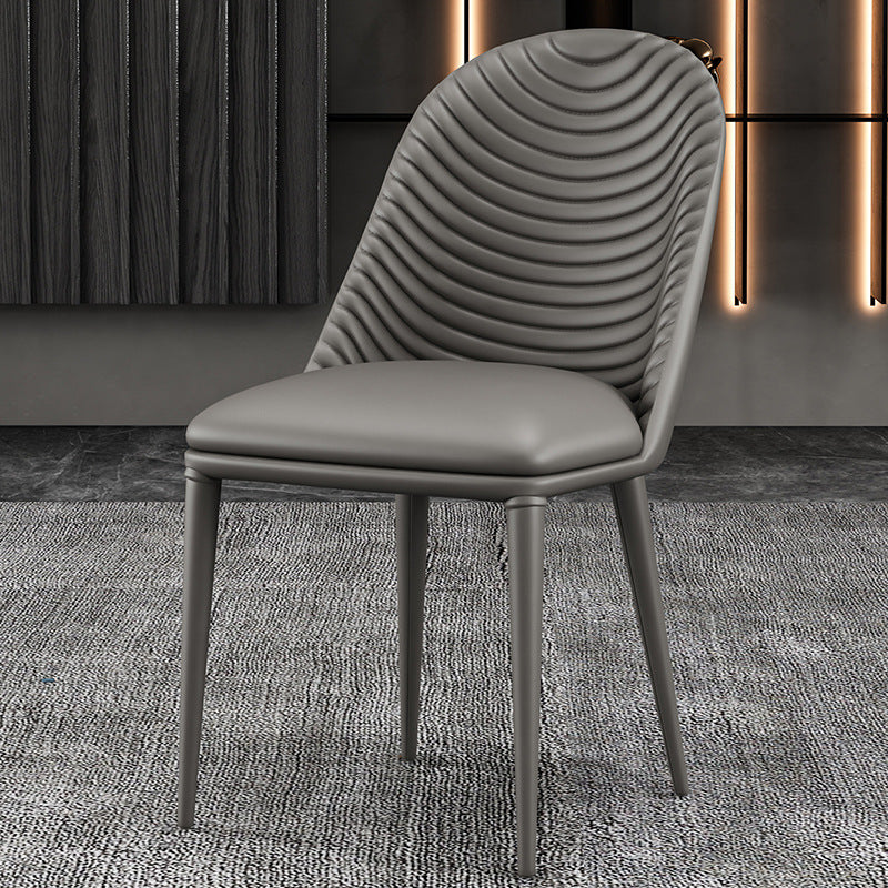 Sedia da pranzo in pelle parsons in stile designer parsons