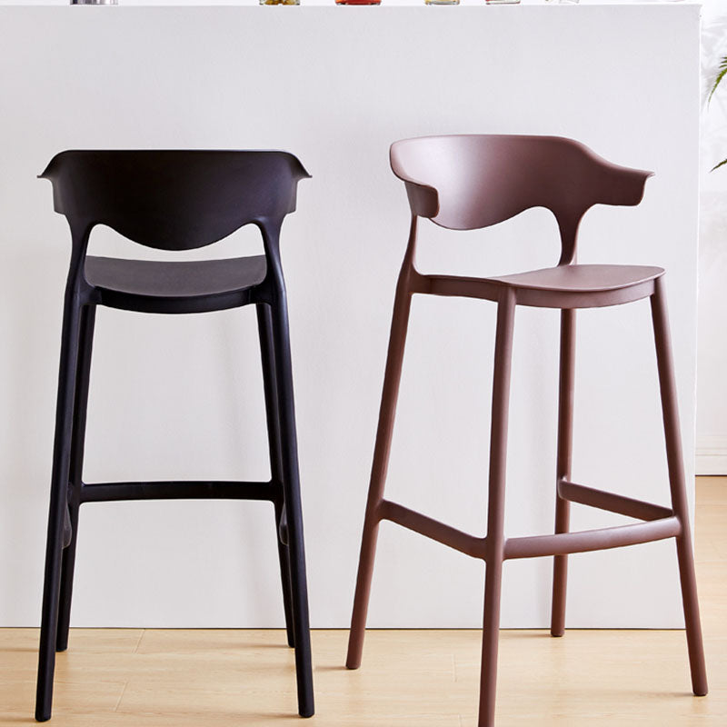 Tabouret de bar nordique à dossier bas en plastique, haut empilable d'intérieur avec siège en selle