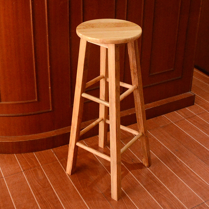 Moderner armloser, rückenfreier Barhocker aus Holz mit Holzsitz und Pedal