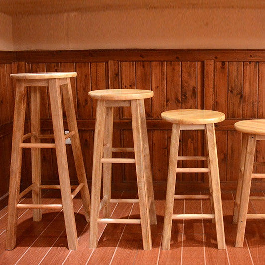 Moderner armloser, rückenfreier Barhocker aus Holz mit Holzsitz und Pedal