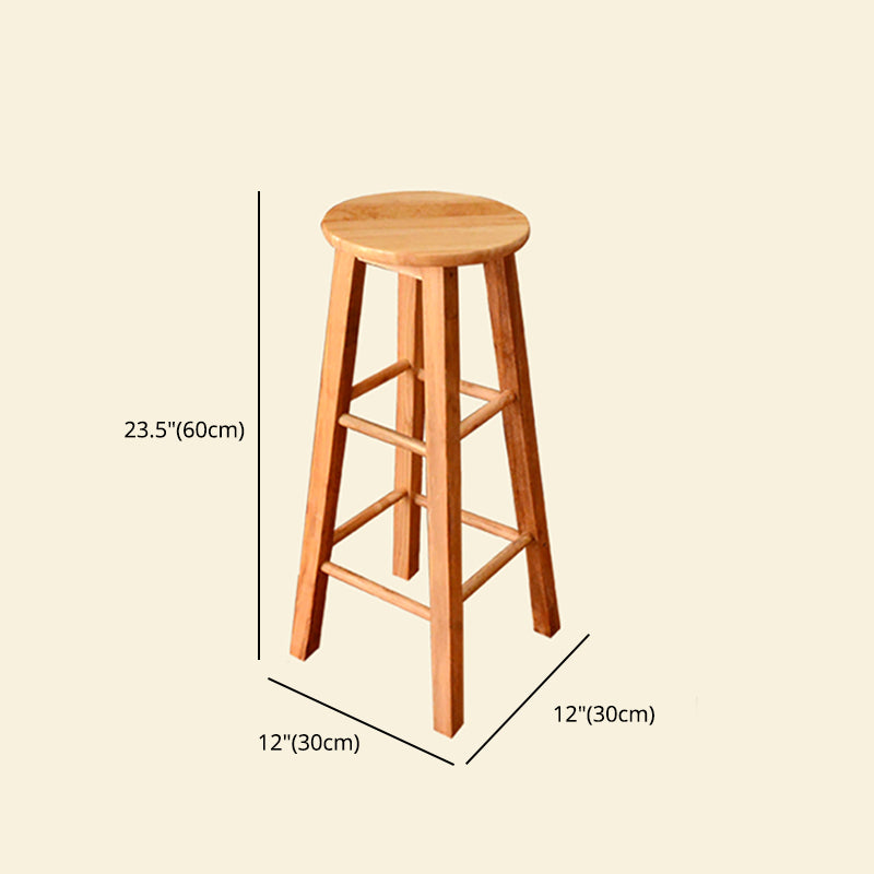 Moderner armloser, rückenfreier Barhocker aus Holz mit Holzsitz und Pedal