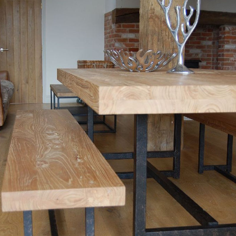 Mesa de comedor industrial rectangular de metal, mesa superior de madera maciza de pino con base de caballete