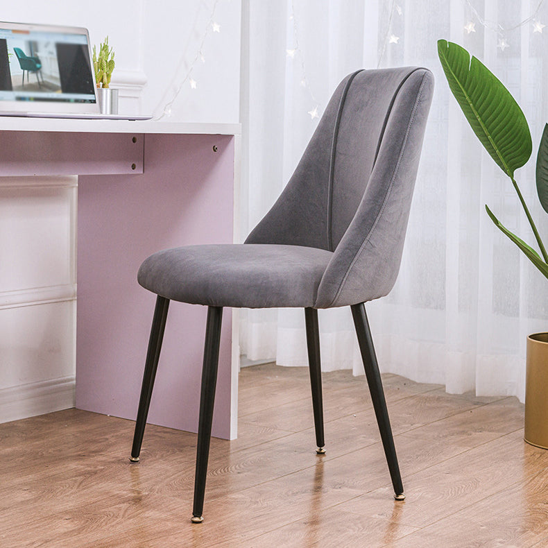 Silla de comedor moderna de terciopelo para el hogar Parsons con acabado mate