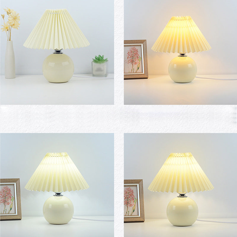 Lámpara de mesa de forma de cono de estilo de tela de estilo moderno luz de mesa de luz