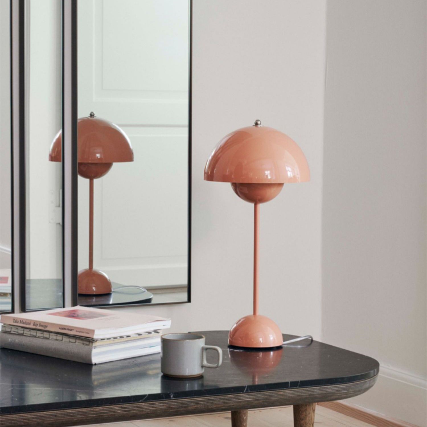 Metal Geometric Night Table Lamps Modern Style 1 Light Table Lamp