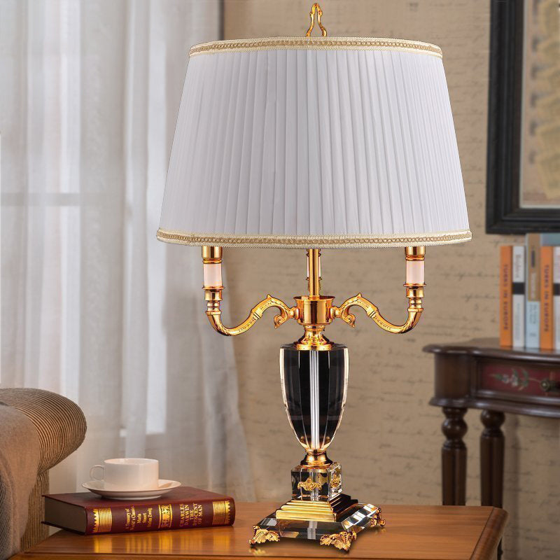 Weißer Drum Shade Schreibtisch hell modern