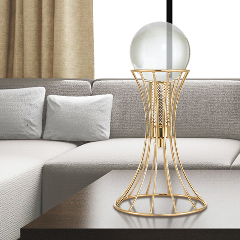 Lámpara de escritorio con esfera de cristal transparente, luz de lectura LED minimalista con base metálica con jaula de reloj de arena dorada