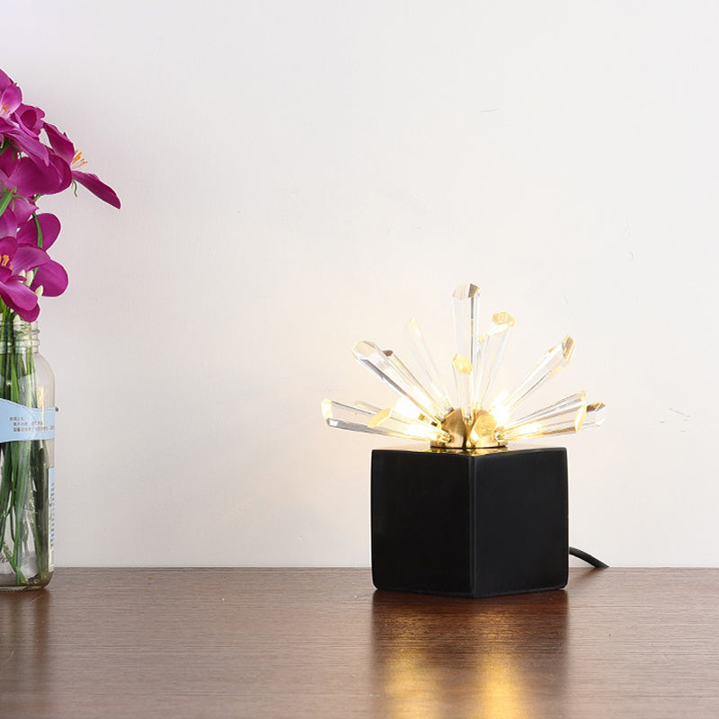 Luz de tarea cónica Simplicidad Biselada Cristal 3 cabezas Lámpara de mesita de noche en negro para dormitorio