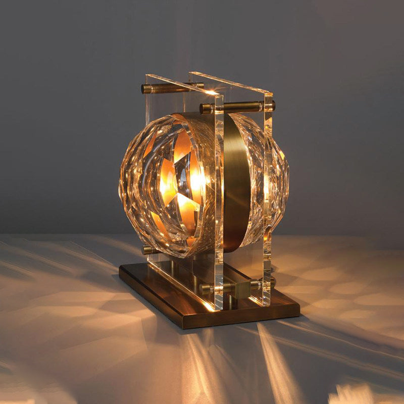 1 table de chevet de tête Lumière de bureau en or moderne avec ombre en cristal de coupe à main ovale