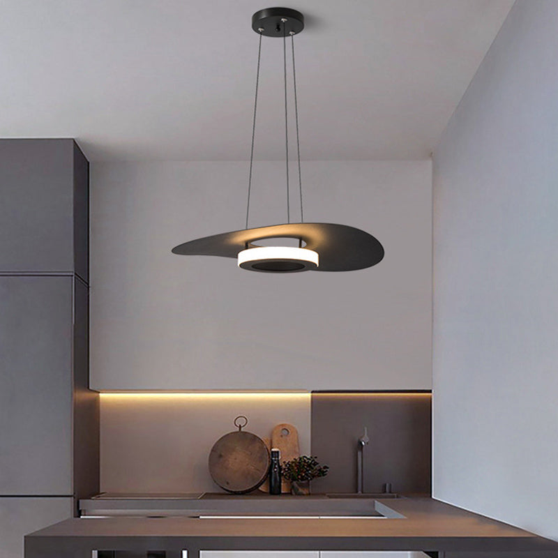 Lámpara de aluminio con lámpara LED moderna con estilo de aluminio.