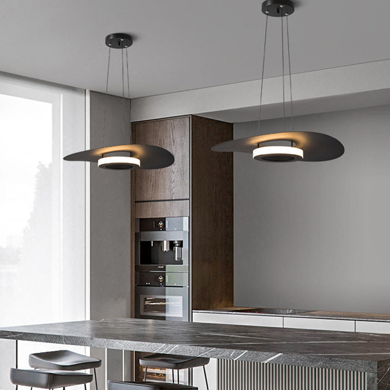 Lámpara de aluminio con lámpara LED moderna con estilo de aluminio.