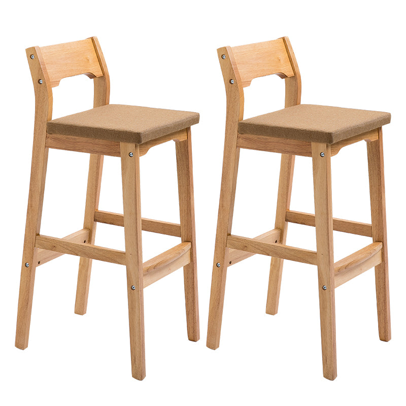 Zeitgenössischer Eichenholz -Barhocker -Höhlen -Barhocker mit niedrigem Rücken und Fußstütze