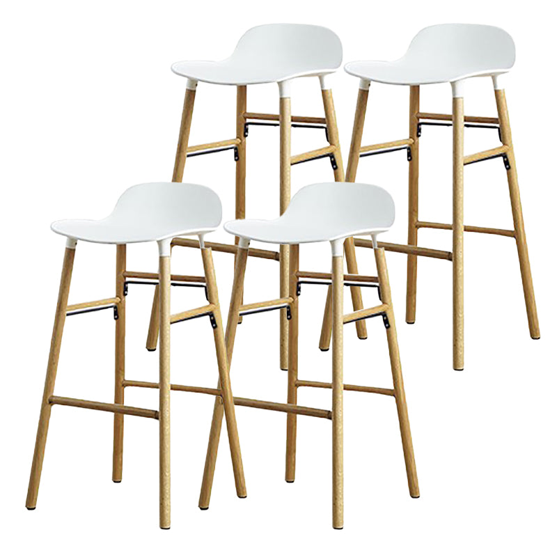 Zeitgenössische, einfache Thekenhocker, 30 Zoll, Holz, 4 Beine, Barhocker für den Innenbereich