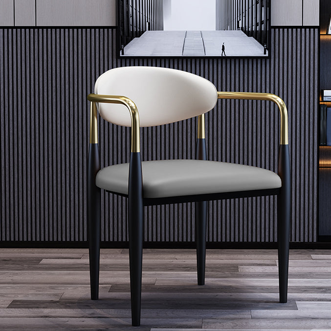 Silla de comedor moderna de cuero mate con brazo abierto para sala de reuniones