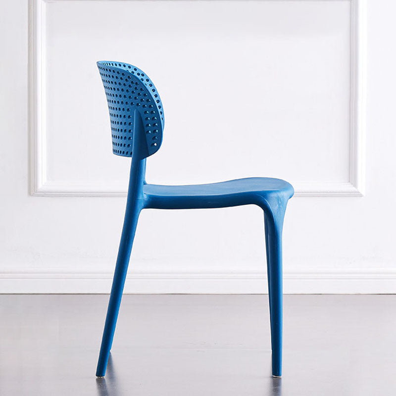 Plástico colorido que cena la silla lateral trasera abierta del estilo nórdico de las sillas sin brazos