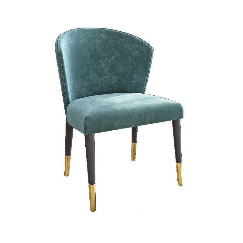 Moderne Hotel Wingback-zijstoel met matte afwerking, gestoffeerde eetkamerstoel