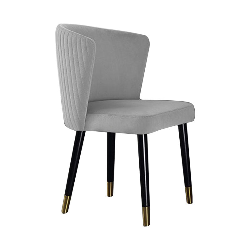 Moderne Hotel Wingback-zijstoel met matte afwerking, gestoffeerde eetkamerstoel