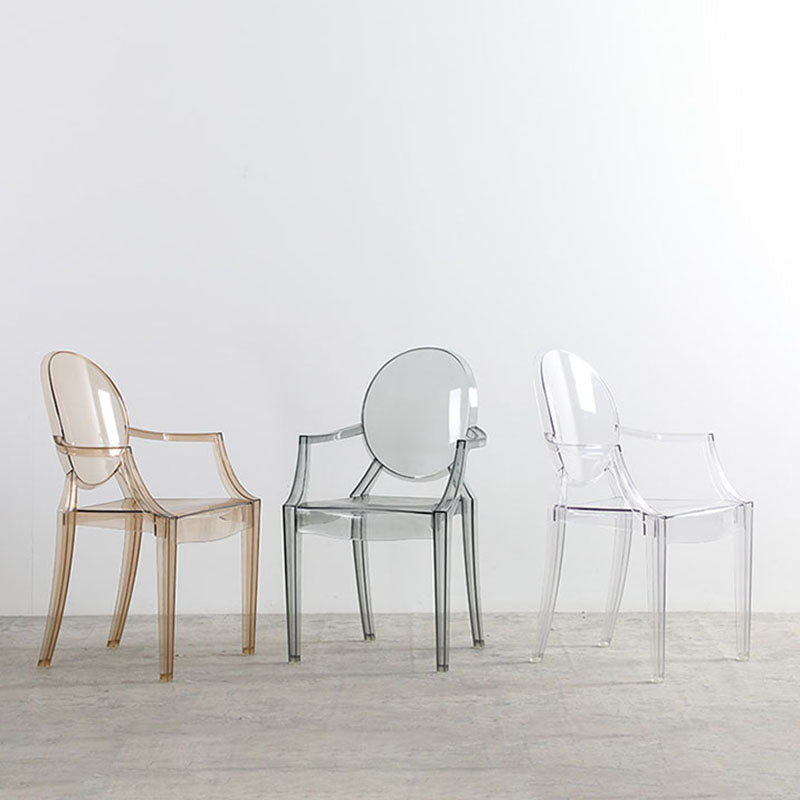 Silla lateral plástica apilable de comedor con parte posterior abierta del brazo de diseño nórdico