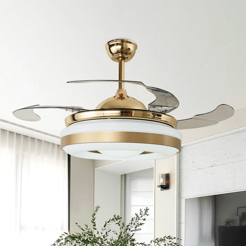Metalen goudhangende ventilatorverlichtingscirkel LED 42 "W Modern Semi Flush Mount Light met 4 heldere messen, externe/wandregeling/frequentieconversie en afstandsbediening