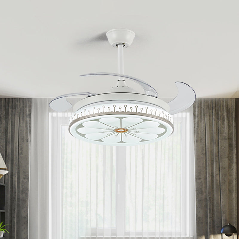 42 "brede LED semi -spoelmontage Licht eenvoudig bloempatroon metalen plafondventilator lamp in wit met 4 messen, externe/wandregeling/frequentieconversie en afstandsbediening