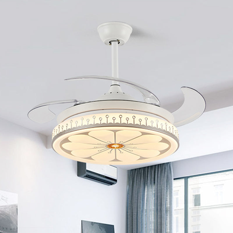 42 "brede LED semi -spoelmontage Licht eenvoudig bloempatroon metalen plafondventilator lamp in wit met 4 messen, externe/wandregeling/frequentieconversie en afstandsbediening