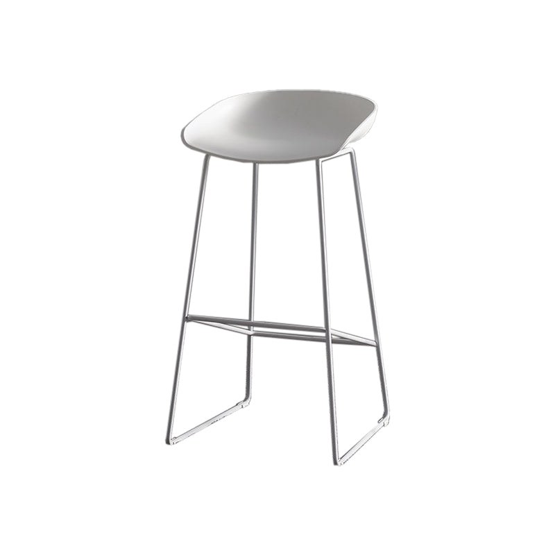 Moderne Style-Hop-Höhlen-Eisenschlittenbeine PP Eimer Sitz für Küchenbars