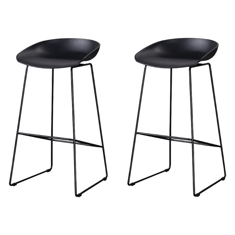 Moderne Style-Hop-Höhlen-Eisenschlittenbeine PP Eimer Sitz für Küchenbars