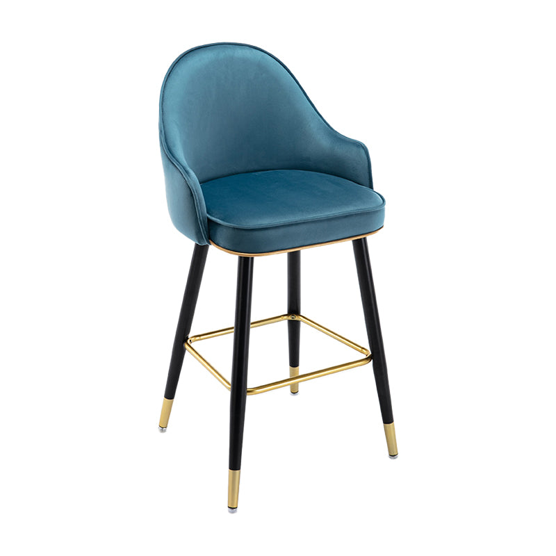 Barhocker mit niedriger Rückenlehne, mattem Finish, Fußstütze und bewaffnetem, glamourösem Polsterhocker
