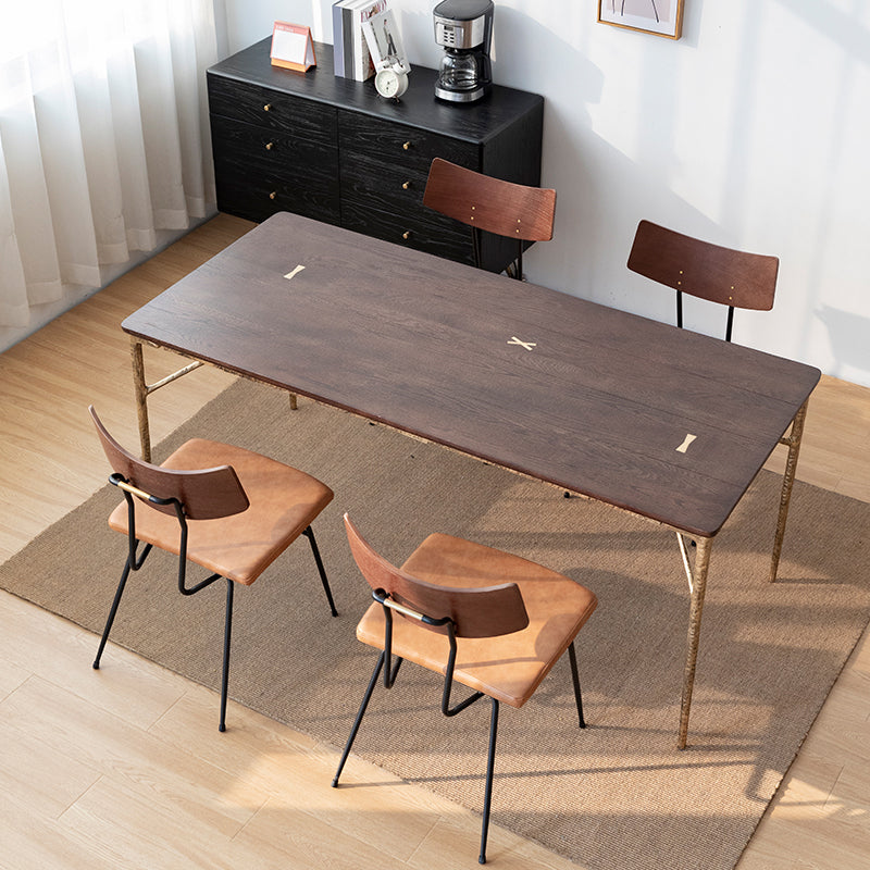 Traditionele luxe eettafel Bruine vaste houten eettafel met metalen basis
