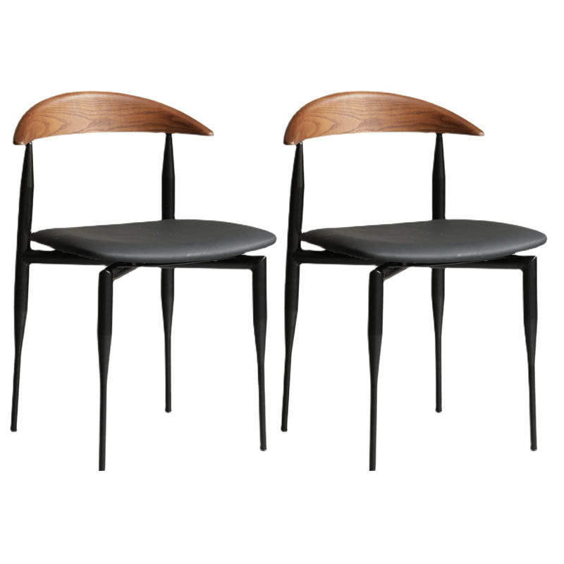 Silla lateral de comedor de cuero de estilo industrial con respaldo abierto