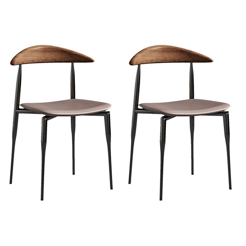 Silla lateral de comedor de cuero de estilo industrial con respaldo abierto