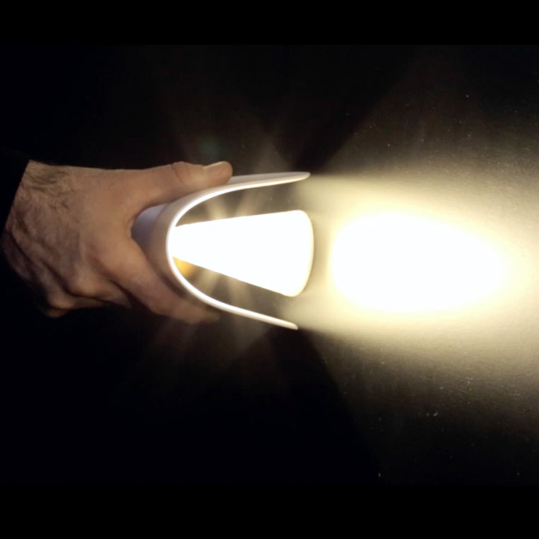 Unique Shade Metal Wall Sconce Modern Style Single Light Wall Mount Light