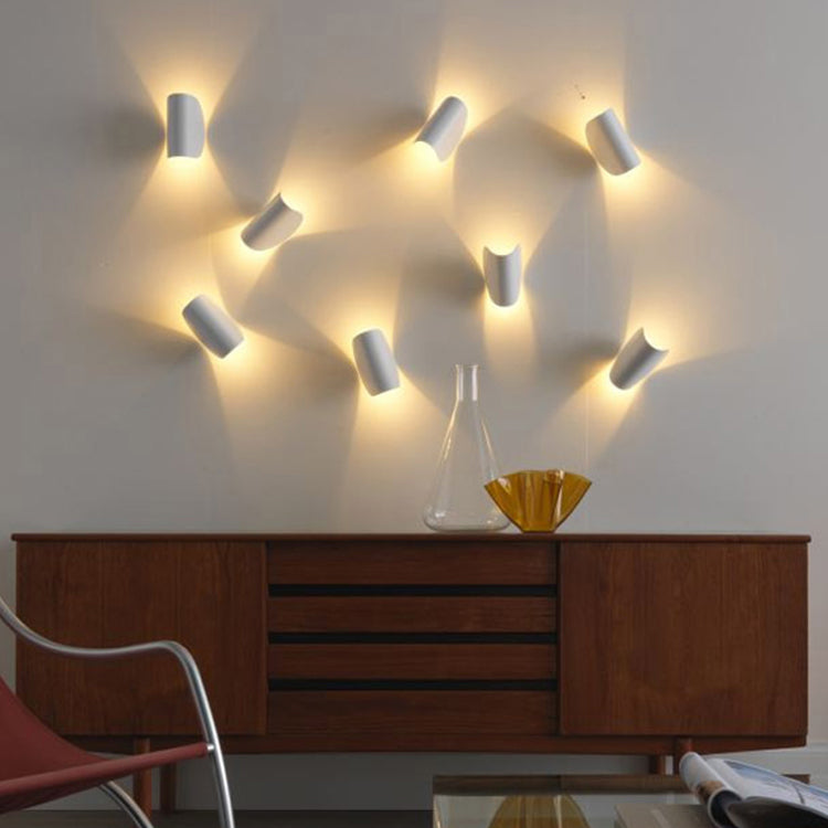 Unique Shade Metal Wall Sconce Modern Style Single Light Wall Mount Light