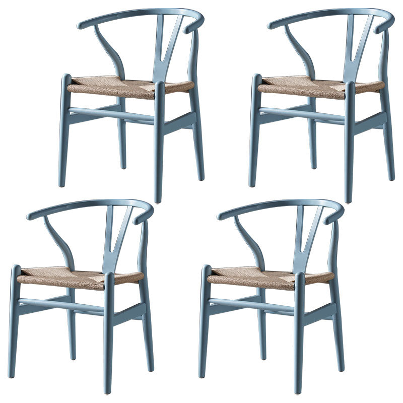 Silla de comedor de madera moderna con acabado mate de Wishbone de haya