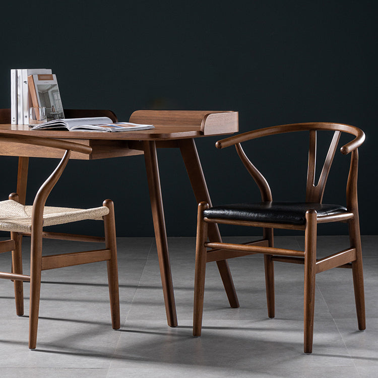 Silla de comedor de madera moderna con acabado mate de Wishbone de haya