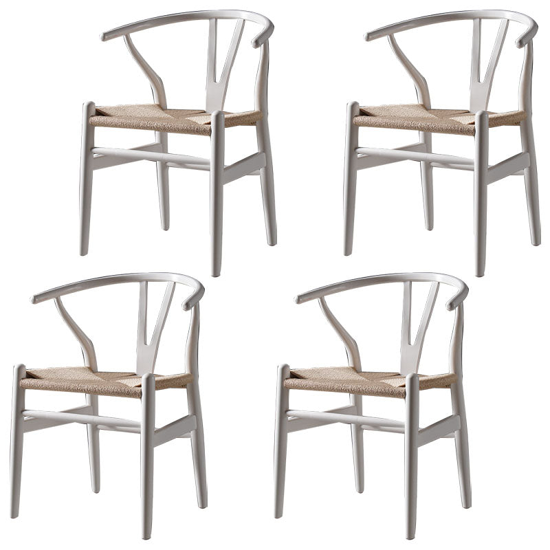 Silla de comedor de madera moderna con acabado mate de Wishbone de haya