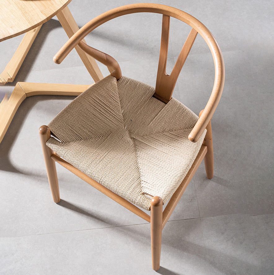 Silla de comedor de madera moderna con acabado mate de Wishbone de haya