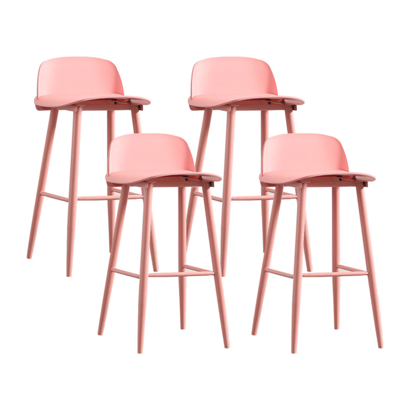 Sgabello da pranzo in plastica in plastica scandinava sgabello da bar sul retro posteriore