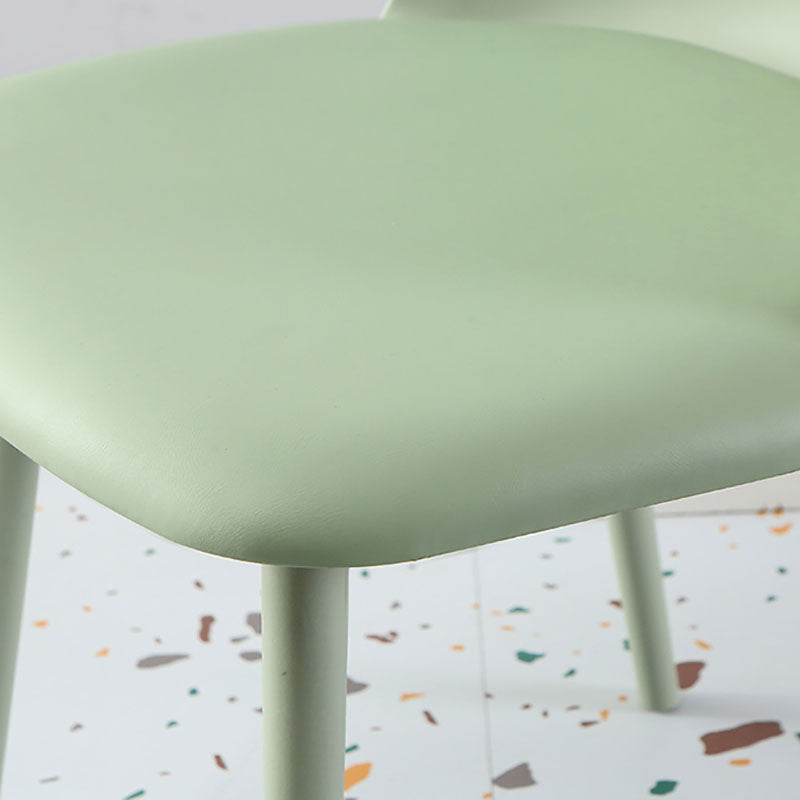 Silla lateral escandinava de plástico sin brazos, silla con respaldo sólido para el hogar