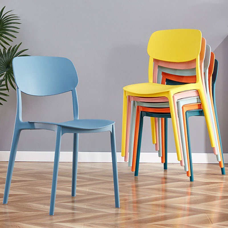 Silla apilable moderna que cena las sillas sin brazos con las piernas plásticas para la cocina