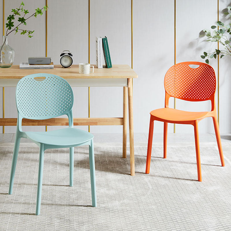 Sillas apilables modernas que cenan la silla sin brazos con las piernas plásticas para la cocina