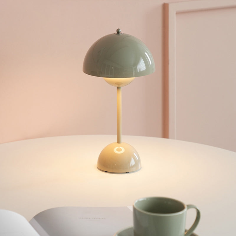 Nordic Style Metal Table Lamp Colorful Bud Shape Desk Lamp for Bedroom