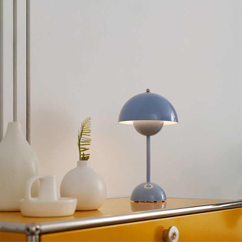 Nordic Style Metal Table Lamp Colorful Bud Shape Desk Lamp for Bedroom