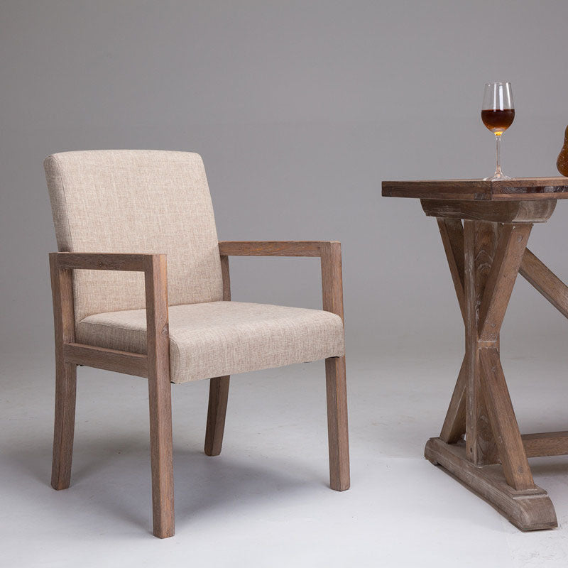 Silla de comedor con respaldo sólido tapizado en casa de granja con acabado mate