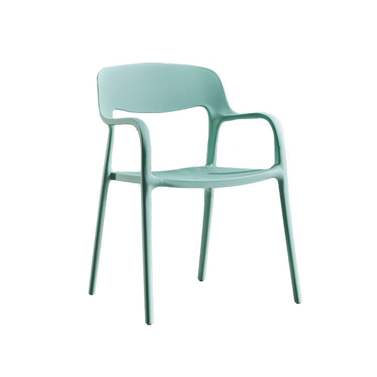 Sillón de estilo moderno con respaldo abierto y patas de plástico para cocina
