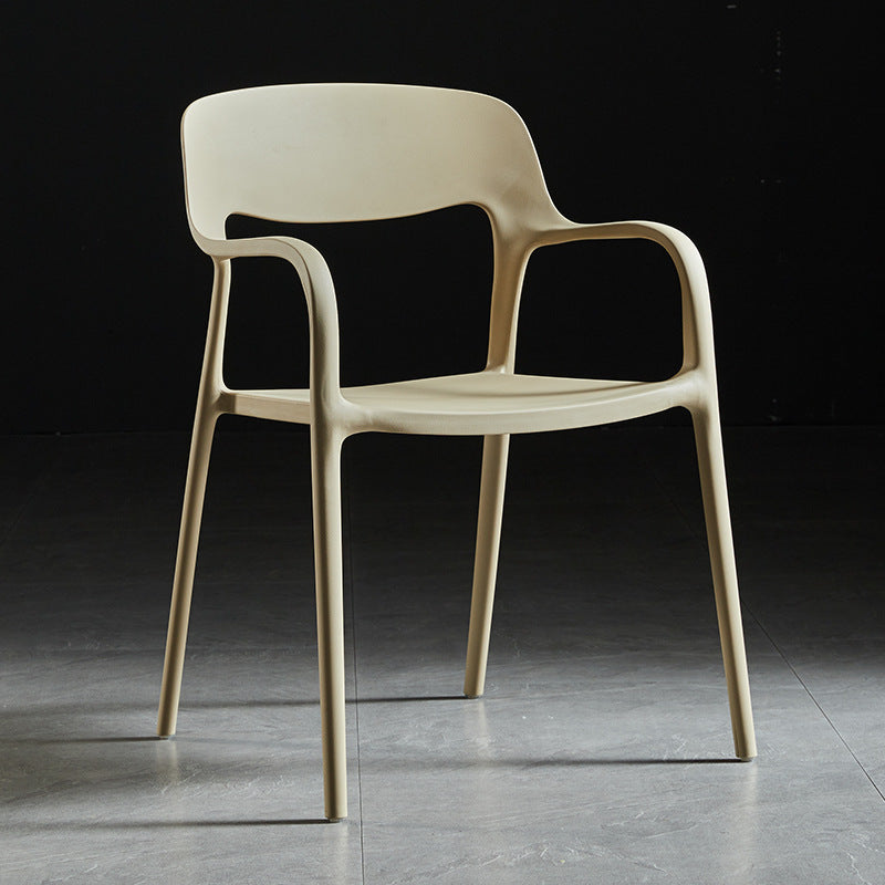 Sillón de estilo moderno con respaldo abierto y patas de plástico para cocina