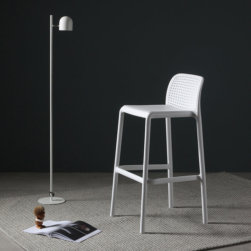 29,9 Zoll Plastik für zeitgenössische armlose Hocker Low Back Bar Hocker für das Restaurant