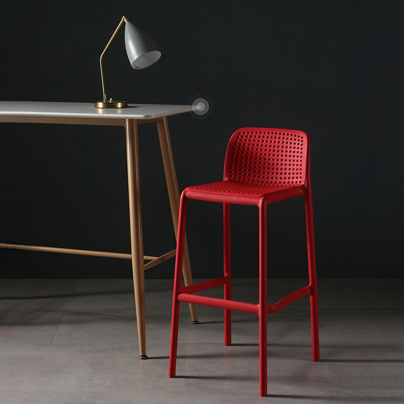 29,9 Zoll Plastik für zeitgenössische armlose Hocker Low Back Bar Hocker für das Restaurant